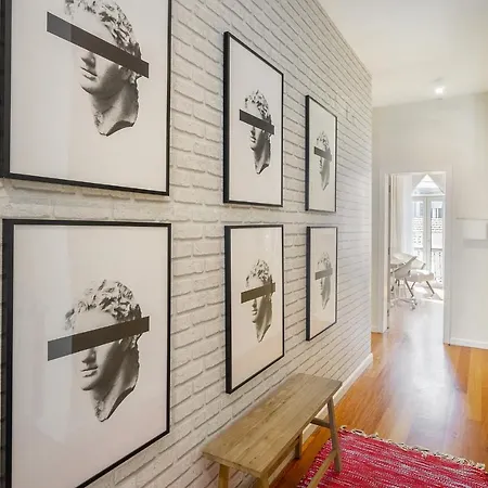 Whome Luxury Penthouse: Designer Decor & Epic Views *