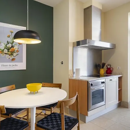 Whome Luxury Penthouse: Designer Decor & Epic Views *