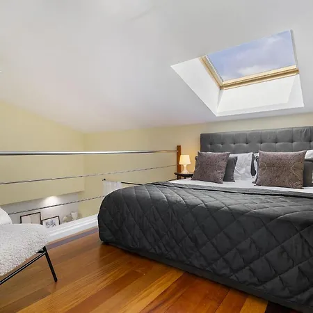 Whome Luxury Penthouse: Designer Decor & Epic Views Лиссабон