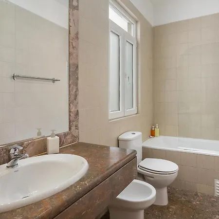 Appartement Whome Luxury Penthouse: Designer Decor & Epic Views Lissabon