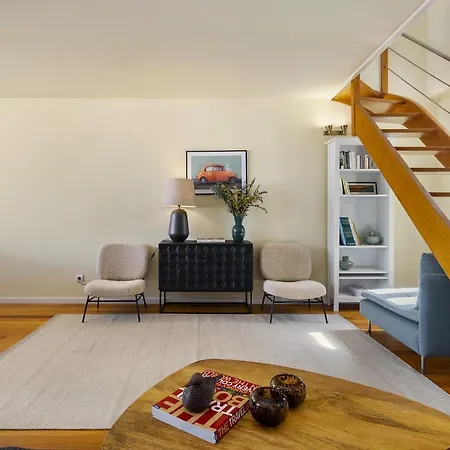 Whome Luxury Penthouse: Designer Decor & Epic Views * Лісабон