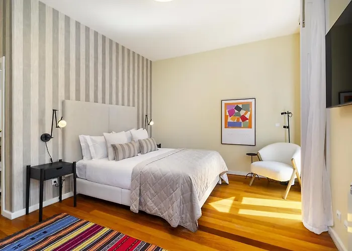 Whome Luxury Penthouse: Designer Decor & Epic Views Lisboa