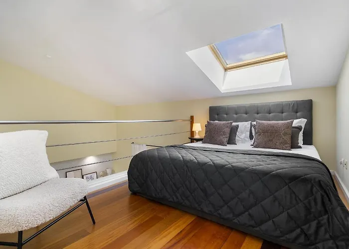 Whome Luxury Penthouse: Designer Decor & Epic Views Lisboa