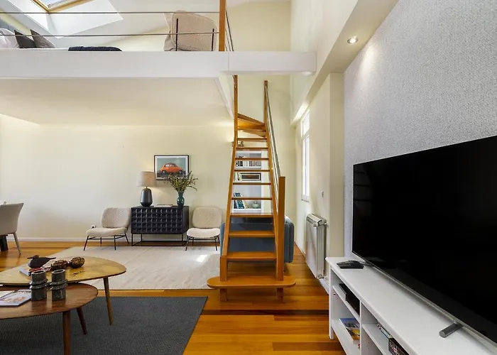 Whome Luxury Penthouse: Designer Decor & Epic Views Lisboa